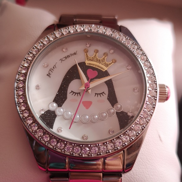New in Box Betsey Johnson Watch with Penguin w Crown, Bling Gemstones Pearls - Picture 3 of 6